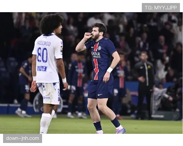 欧塞尔公布对阵巴黎大名单，两名青年队小将首次入选